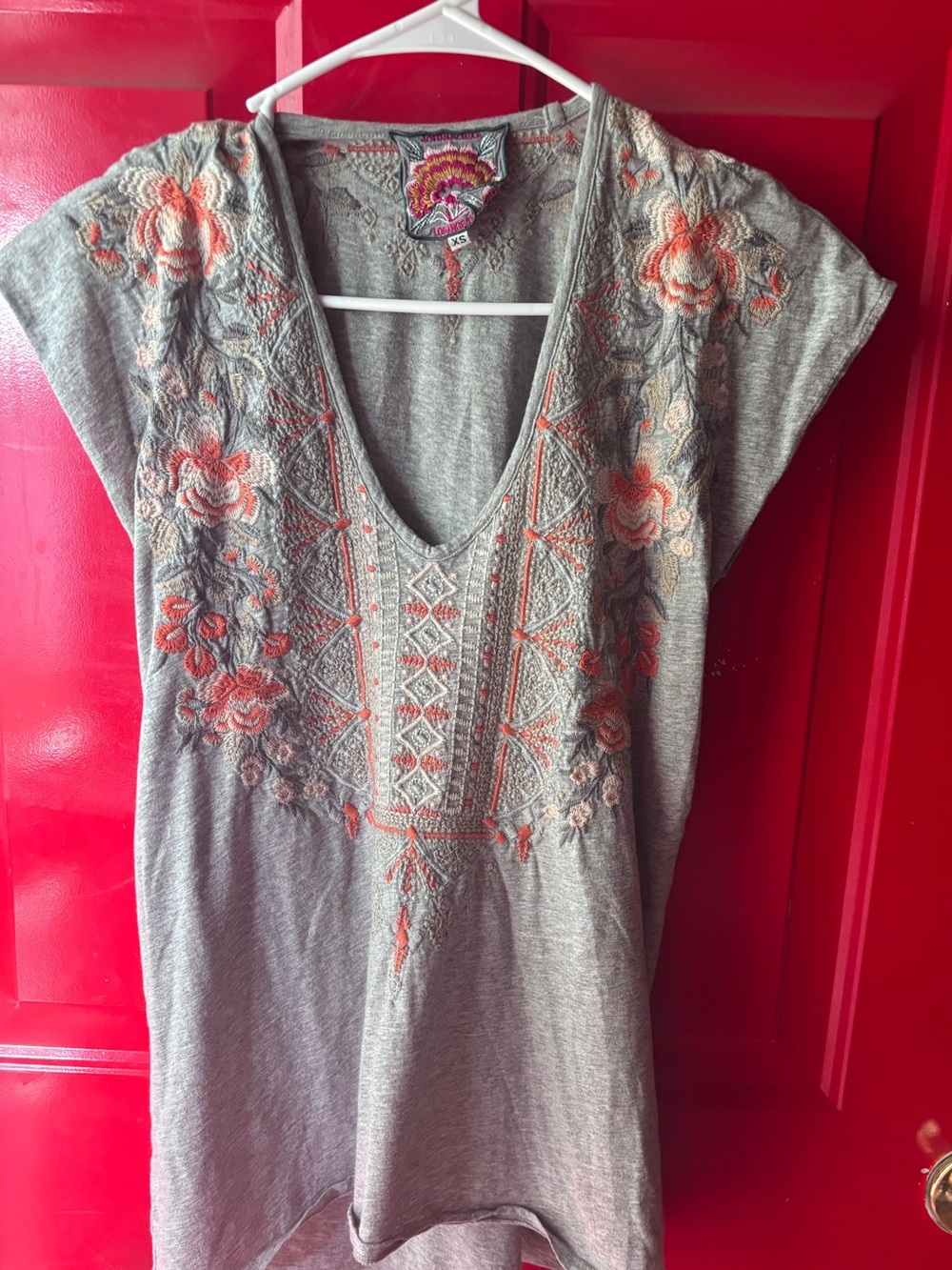 Johnny Was Embroidered V-Neck Women’s Top - Gray with Coral Floral Detail